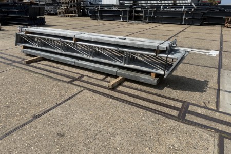 8.00 x 16.00m (128m²)